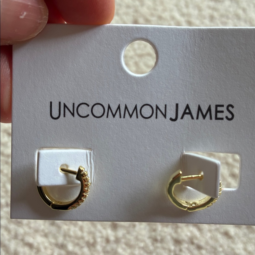 Uncommon James Gold Huggies - Picture 4 of 5